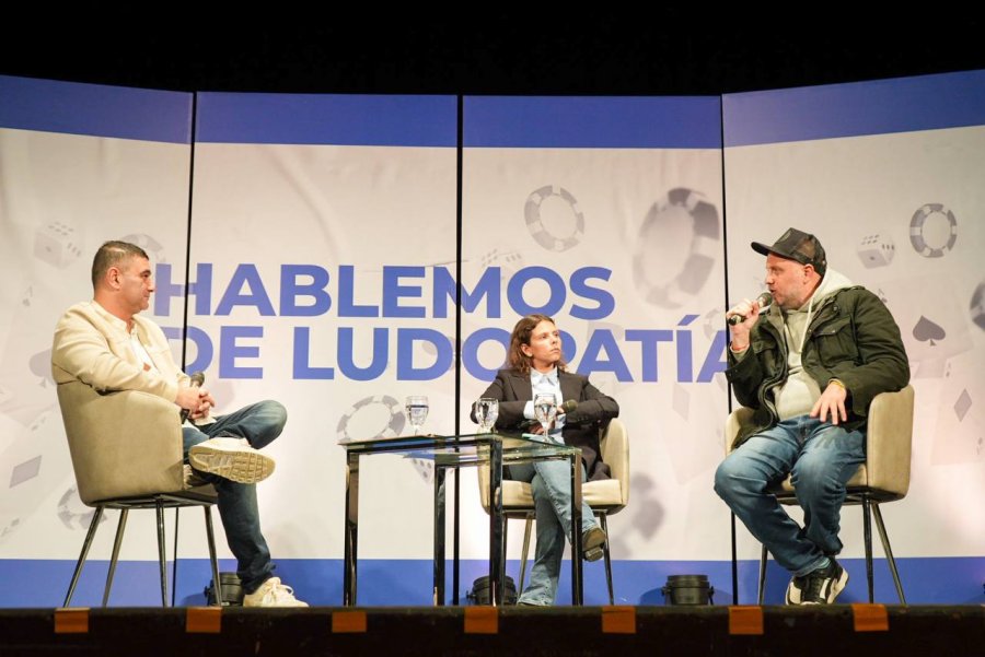 La diputada Gisel Mahmud y el periodista Nico Cayetano en una charla anterior.