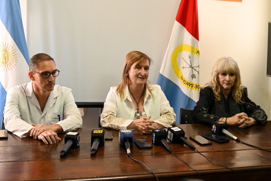Alejandro Fiorillo, Andrea Uboldi y Patricia Morales durante la conferencia de prensa.