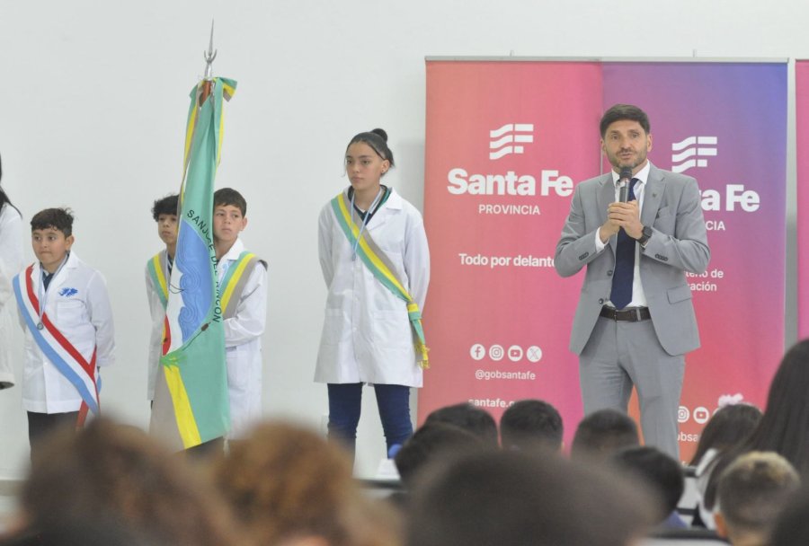En San Jos&eacute; del Rinc&oacute;n, Pullaro inaugur&oacute; el edificio de la Escuela Primaria N&deg; 16 &ldquo;Fray Francisco de Paula Casta&ntilde;eda&rdquo;.