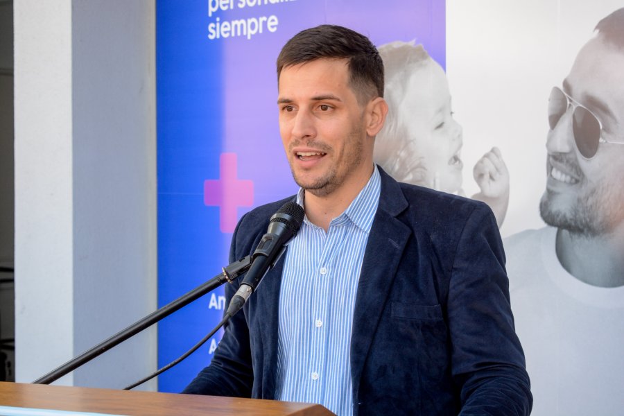 El intendente Leo Viotti salud&oacute; a Centro Asistencial por su 60 aniversario. (FOTO DIEGO CAMUSSO)
