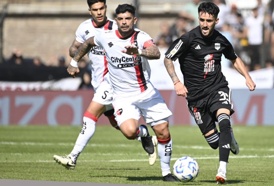 EN UN PARTIDAZO IGUALARON, EL MALEVO Y LA LEPRA, 3 A 3