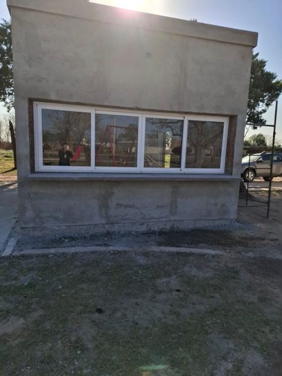 Vista parcial de la obra que se ejecuta en la plaza.