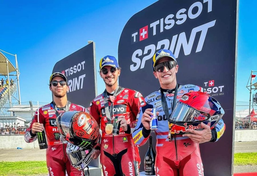 Enea Bastianini (2&deg;), Francesco Bagnaia (1&deg;) y Marc M&aacute;rquez (3&deg;) en Indonesia.