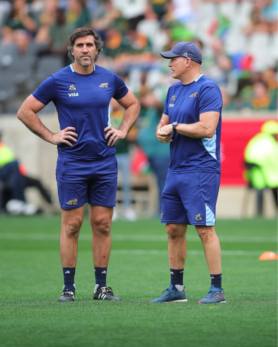 EN SUDAFRICA. Felipe Contepomi junto a su asistente Fernández Lobbe.