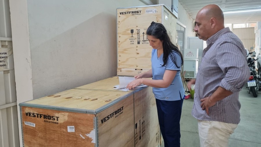 . Con ese equipamiento se garantiza que todos los efectores p&uacute;blicos de la provincia cuenten con tecnolog&iacute;a para conservar las dosis en la temperatura adecuada.