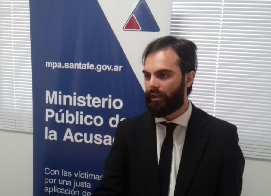 El fiscal Ezequiel Hernández señaló que "golpearon a la víctima en el estómago al menos dos veces con la culata de una escopeta".