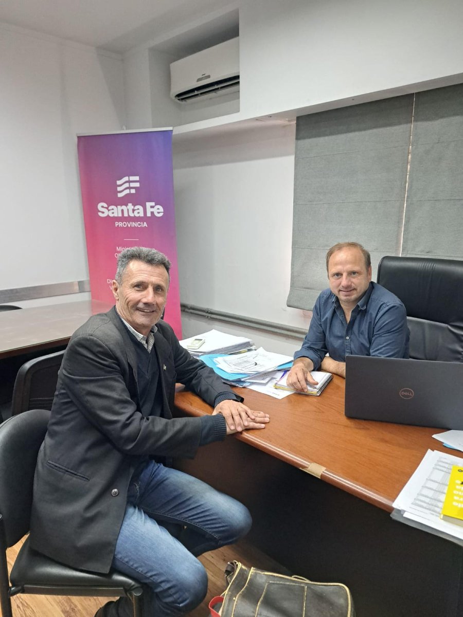 Un momento del encuentro con el funcionario provincial.