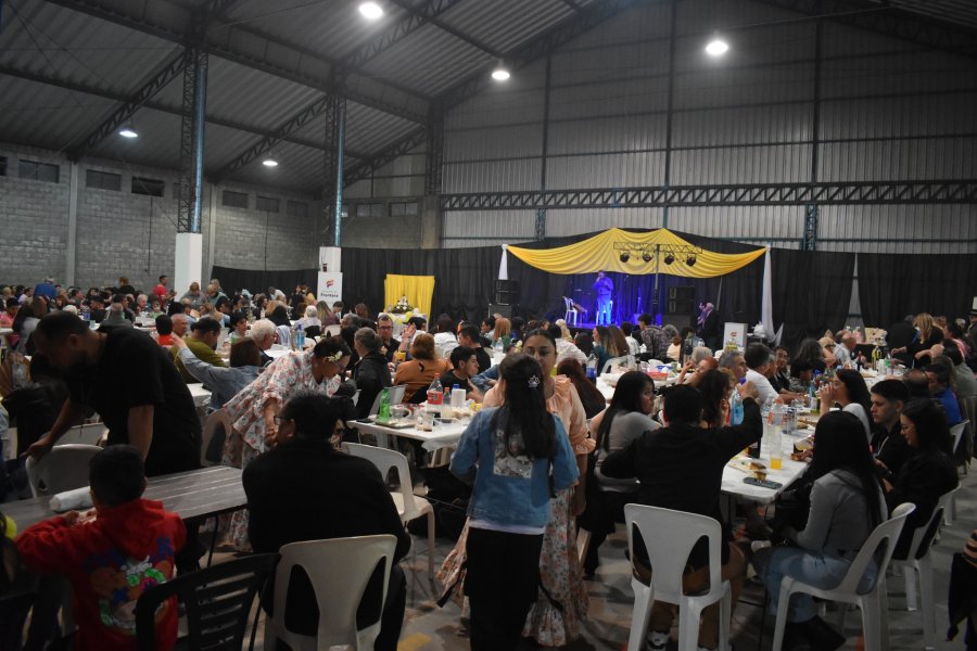 El encuentro fue desarrollado con la sala colmada.