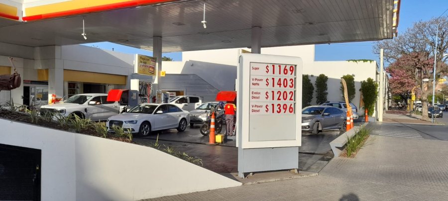 MAS BARATA. La empresa Shell tambi&eacute;n disminuy&oacute; el valor de sus combustibles desde este martes.