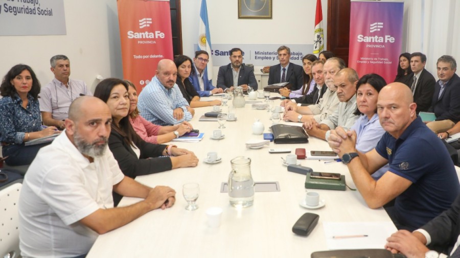 VUELVEN A CRUZARSE. Este jueves volver&aacute;n a verse las caras y a negociar los representantes del gobierno provincial con sus pares estatales.
