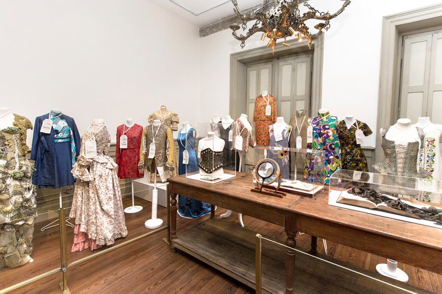 El gobierno cerr&oacute; por decreto el Museo del Traje.