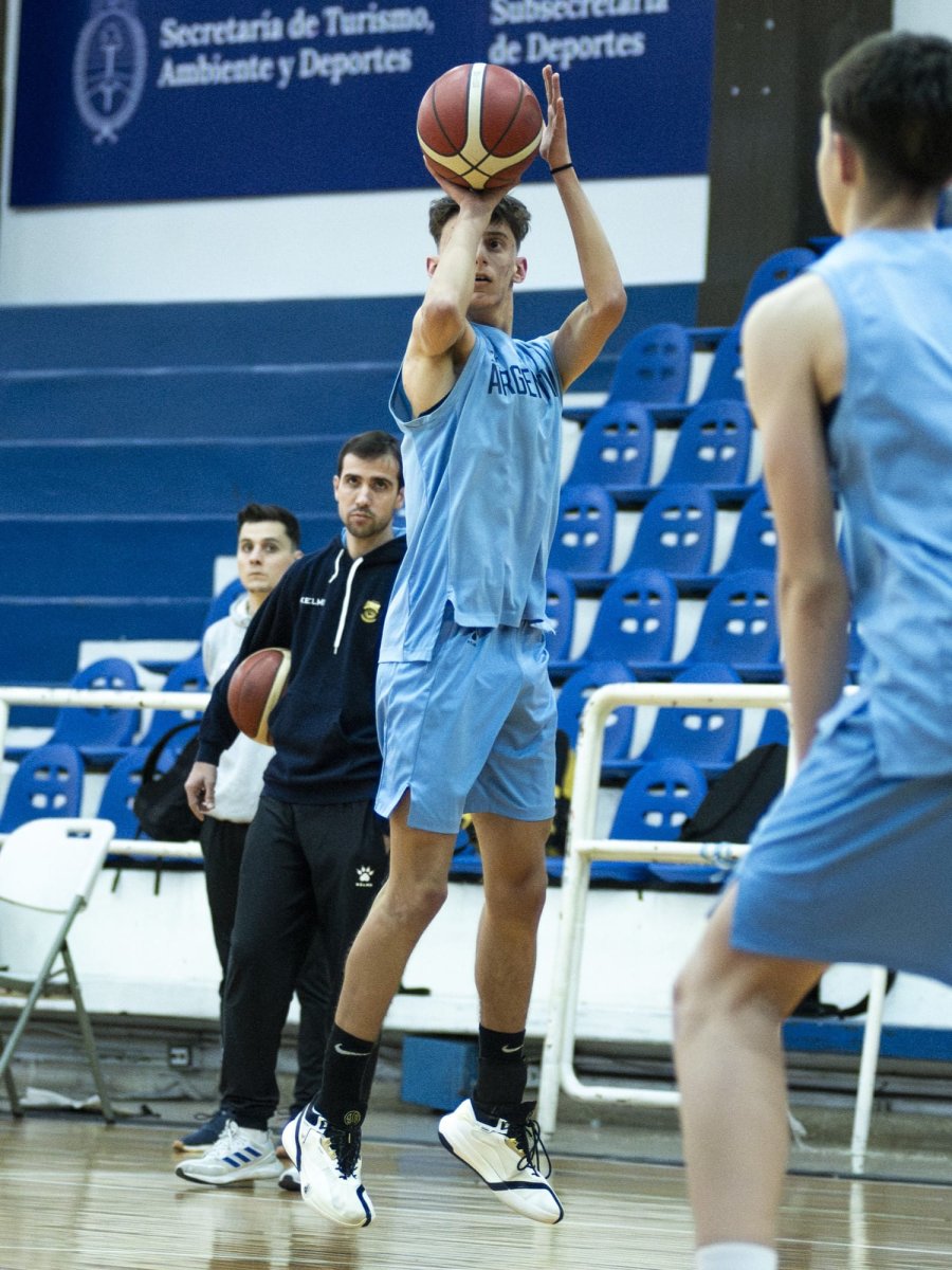 GINO GRAMAGLIA. El benhurense está en los 17 que buscarán su lugar.