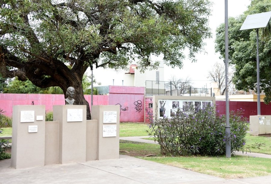 La Plaza Eva Per&oacute;n.