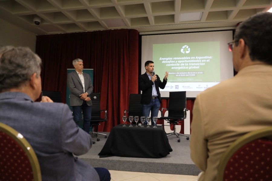 El intendente Leonardo Viotti particip&oacute; de la jornada denominada &ldquo;Energ&iacute;as renovables en Argentina: desaf&iacute;os y oportunidades en el contexto de la transici&oacute;n energ&eacute;tica global&rdquo;.
