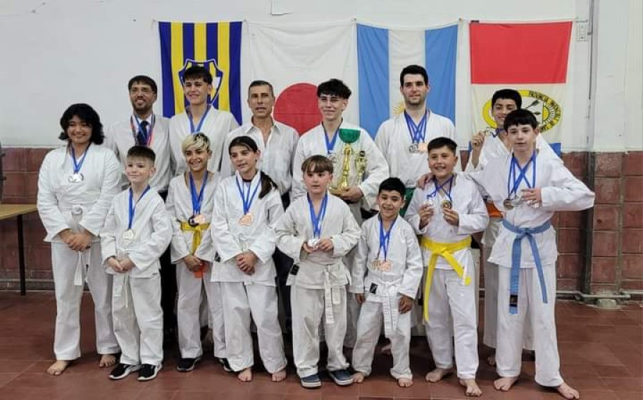 PARTICIPANTES. Los representantes de la entidad anfitriona.