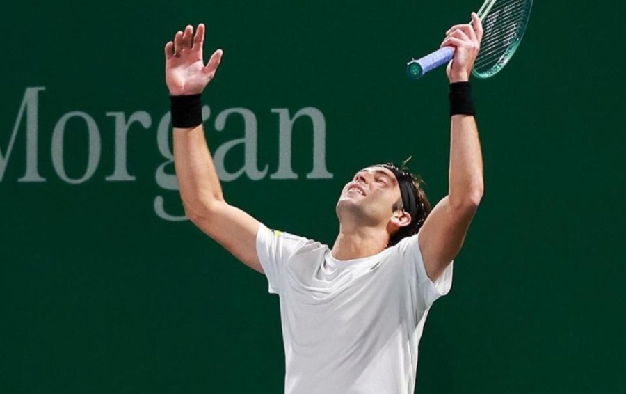 Tomás Etcheverry, actual 37° del ranking, venció al neerlandés Botic Van de Zandschulp (67°)