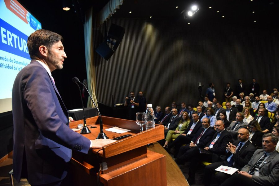 Pullaro en la d&eacute;cima edici&oacute;n de la Jornada de Desarrollo Productivo y Competitividad de la Regi&oacute;n Centro.