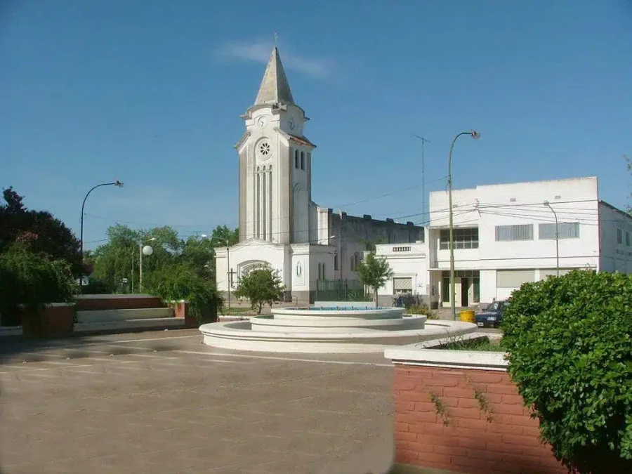 Fachada del templo del barrio Villa Rosas.