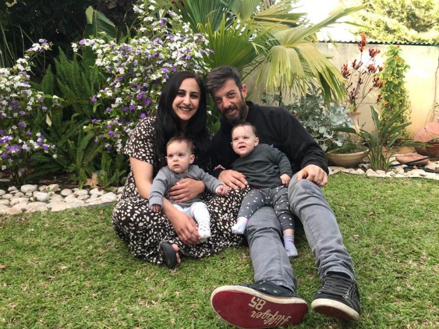 David Cunio, su esposa y sus hijas