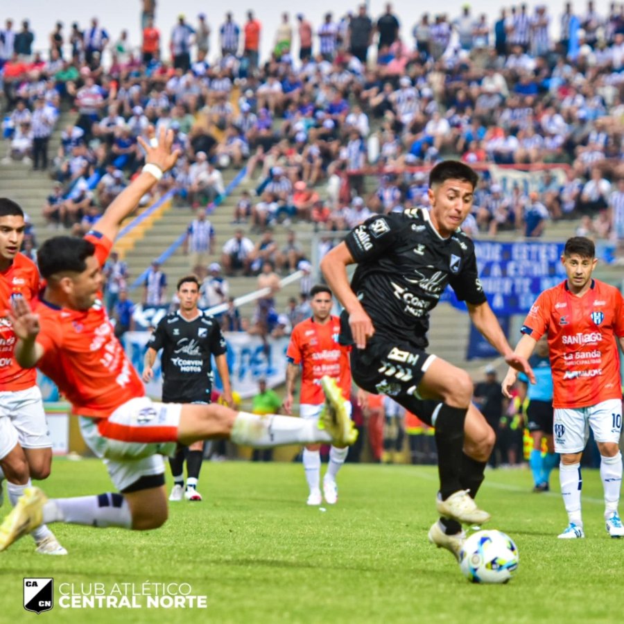 OTRO SALTEÑO EN LA B. El "Cuervo" le ganó el duelo a Sarmiento de La Banda.