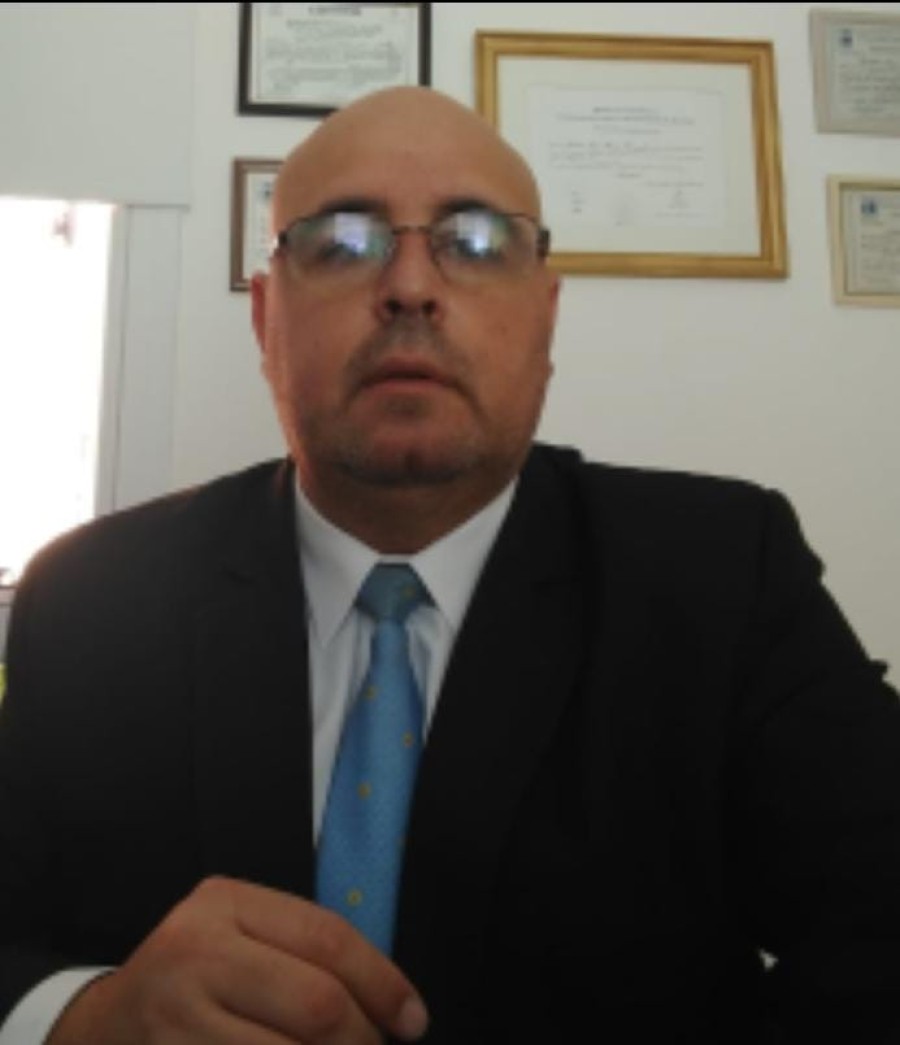 <i>El abogado Carlos Far&iacute;as Demald&eacute; logr&oacute; que su pupilo quede en libertad.</i>