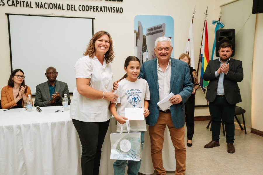 La entrega de una de las distinciones.