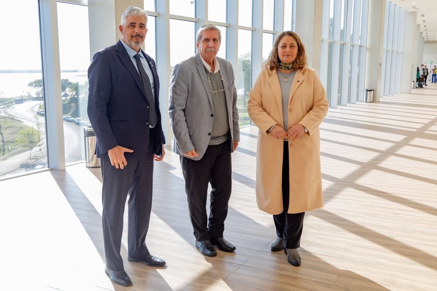 ACOMPA&Ntilde;AMIENTO. Los funcionarios Silvia Ciancio, Ricardo Pieckenstainer y Guillermo Grieve manifestaron su profunda preocupaci&oacute;n por el cierre del Hospital Bonaparte.