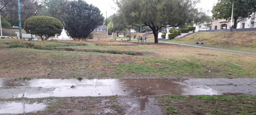 Y UN DIA VOLVIO. Las lluvias se hicieron presentes nuevamente en Rafaela despu&eacute;s de mucho tiempo y es noticia.