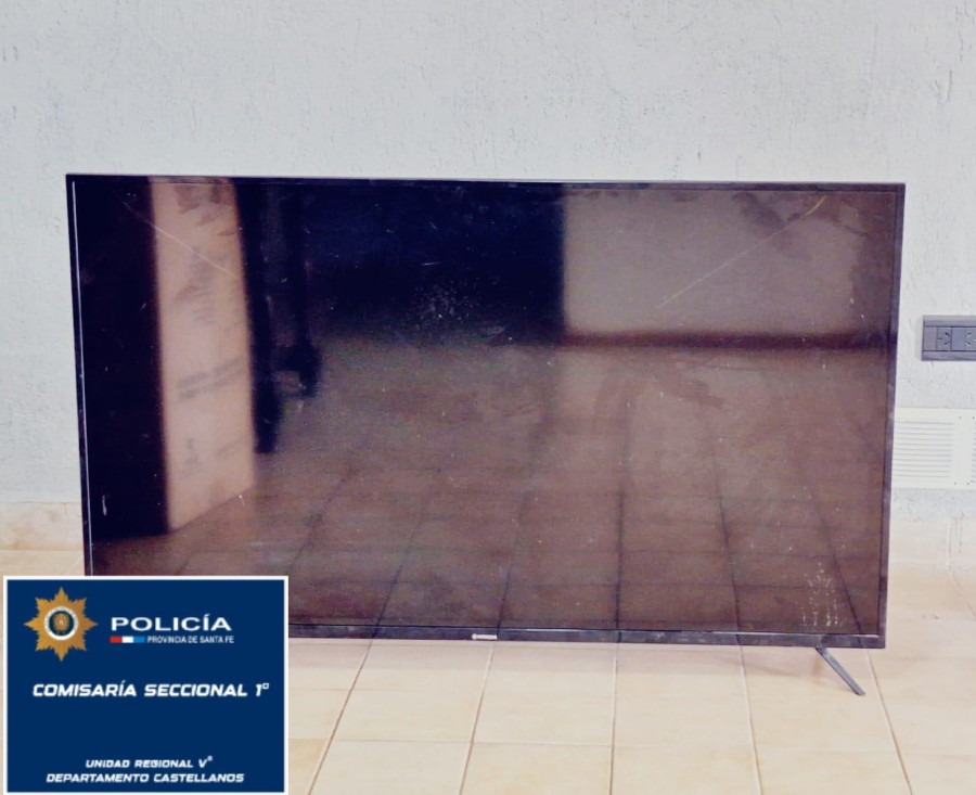 El televisor Smart TV 55” robado y luego recuperado por GUR y Policía.