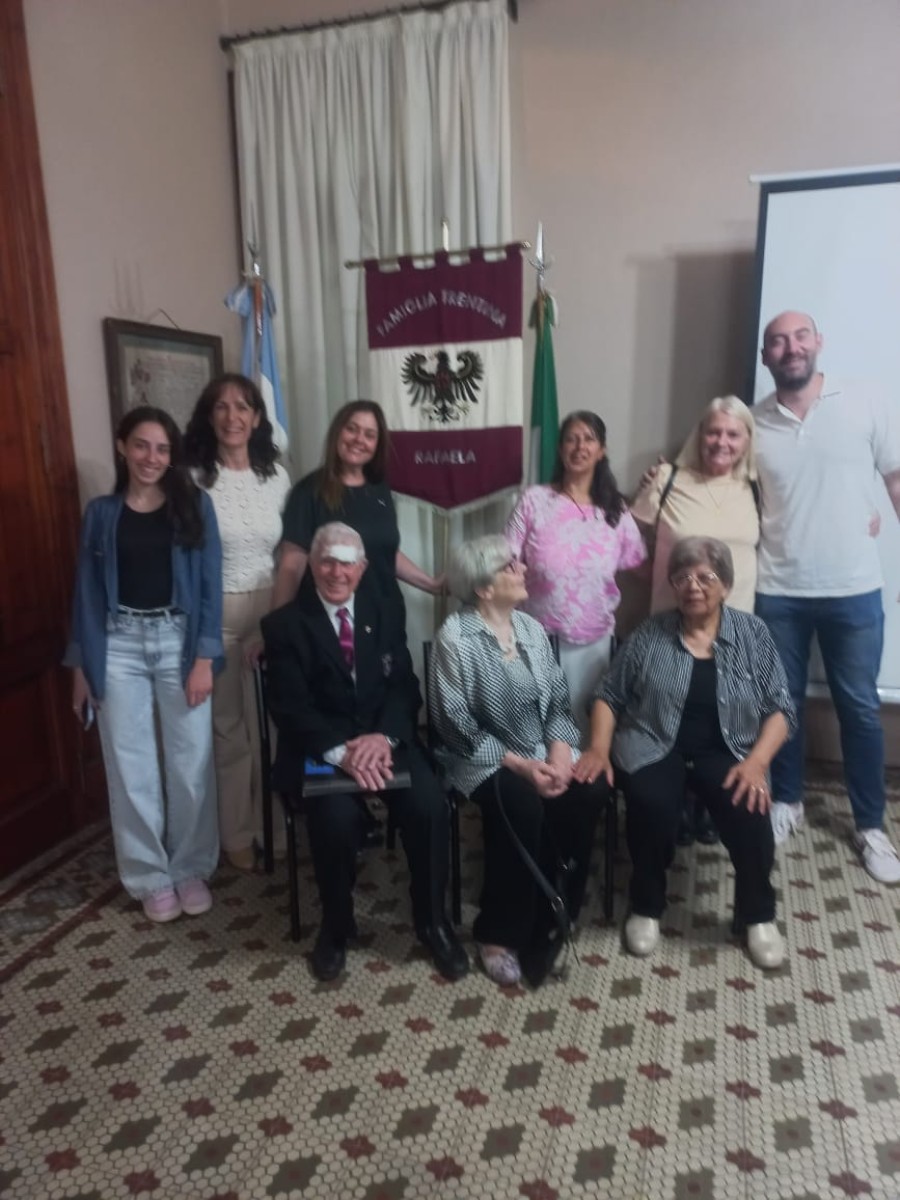 Directivos de la comisi&oacute;n fundadora y actuales integrantes.