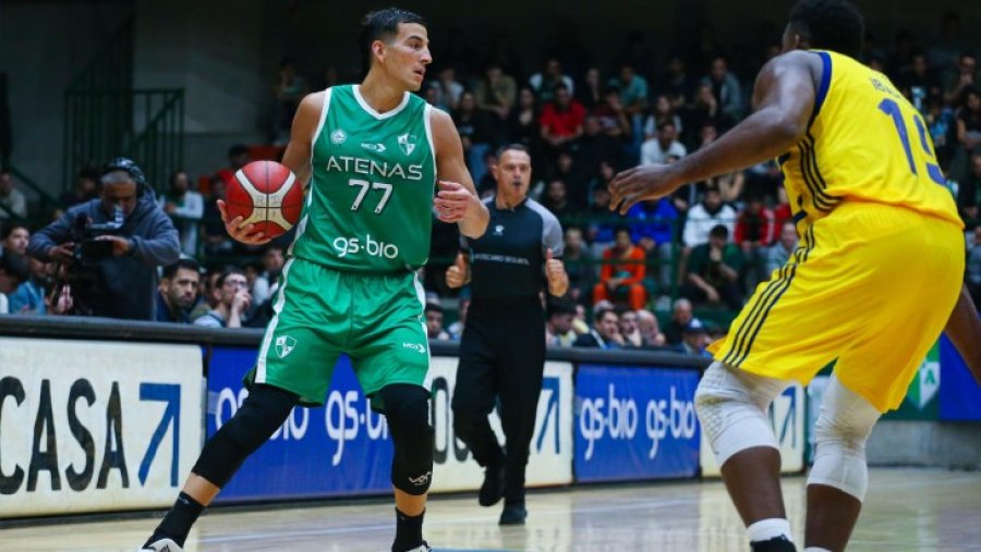 ALEGRIA A MEDIAS. Atenas estrenó oficialmente su cancha, con derrota en la vuelta a Primera.