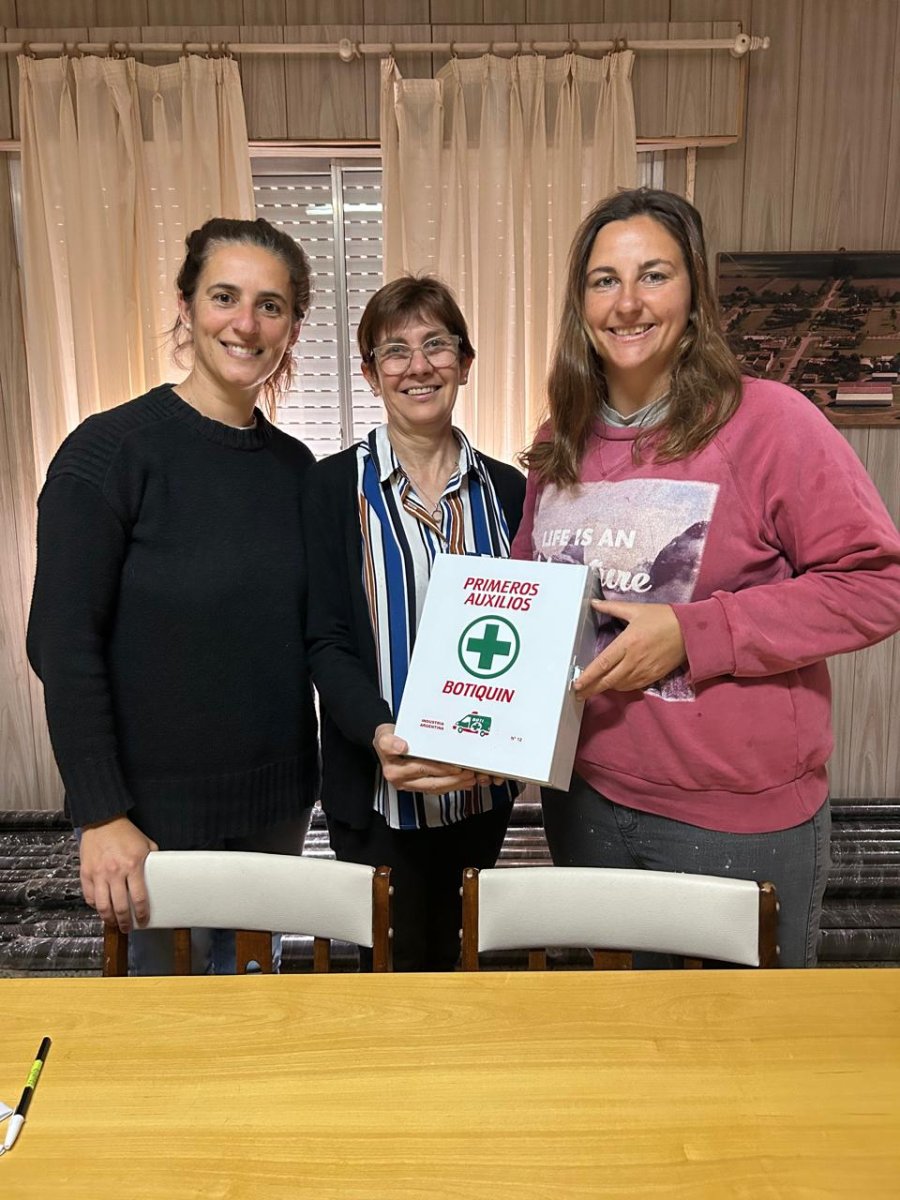 El instante en el que se entreg&oacute; el donativo.