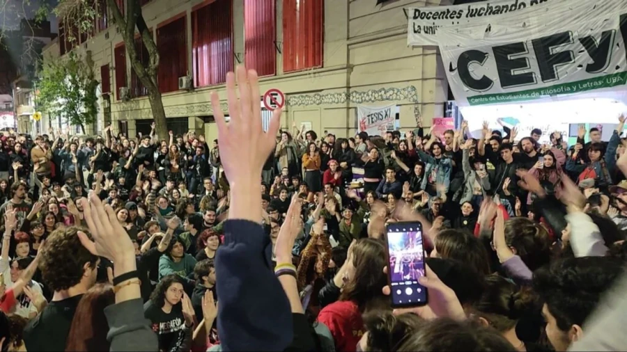 Los estudiantes tambi&eacute;n marchar&aacute;n al Congreso a las 11.00 para escuchar desde afuera del plenario la votaci&oacute;n.