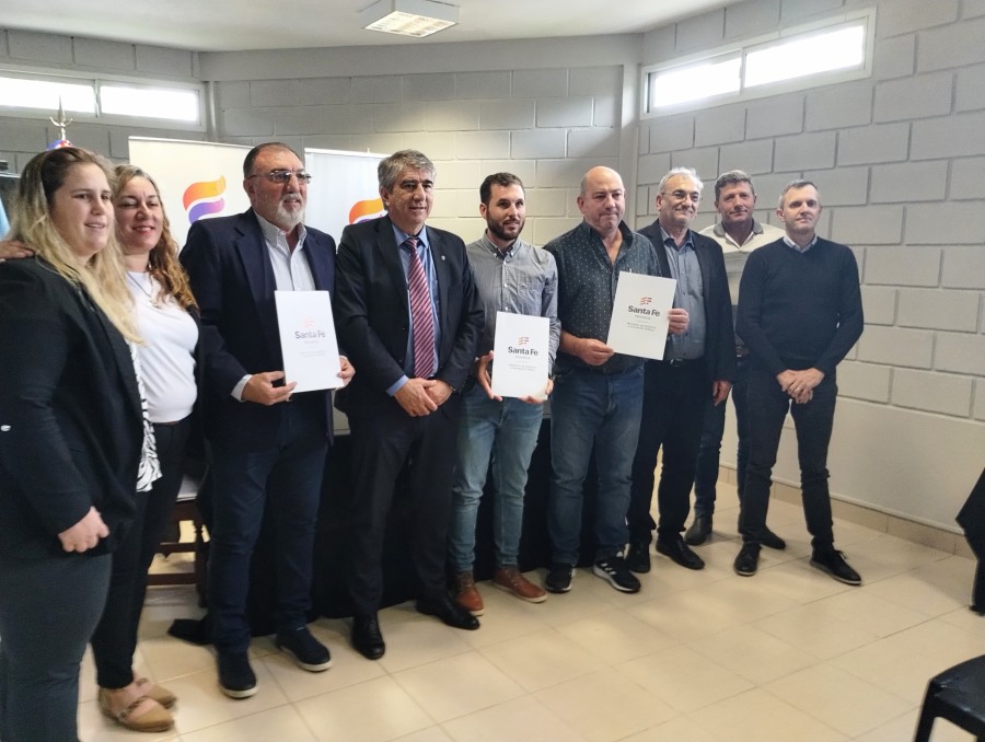 Participantes de la firma de convenios por el Plan Incluir.