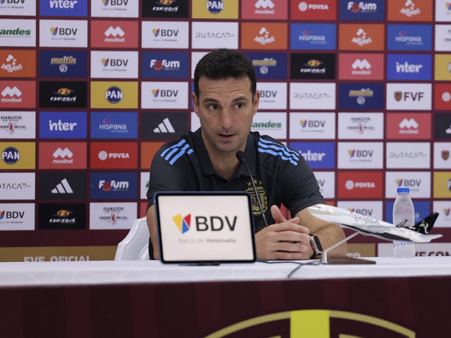 NO QUEDO OTRA. "La decisión la tomó el árbitro y ya está", dijo el DT.