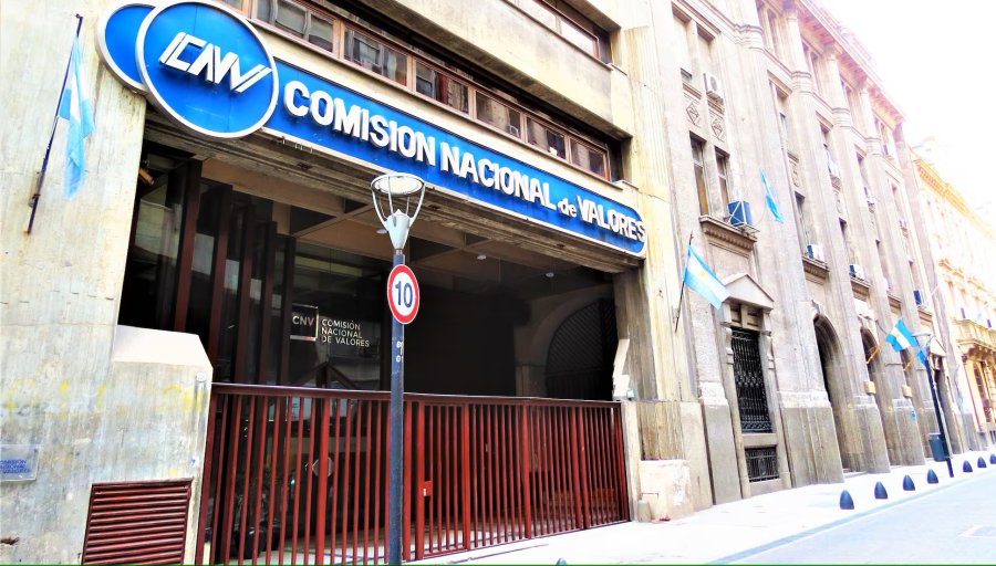 Especialistas advierten del riesgo de permitir a los adolescentes invertir en el mercado de capitales en pleno auge de la ludopatía juvenil.