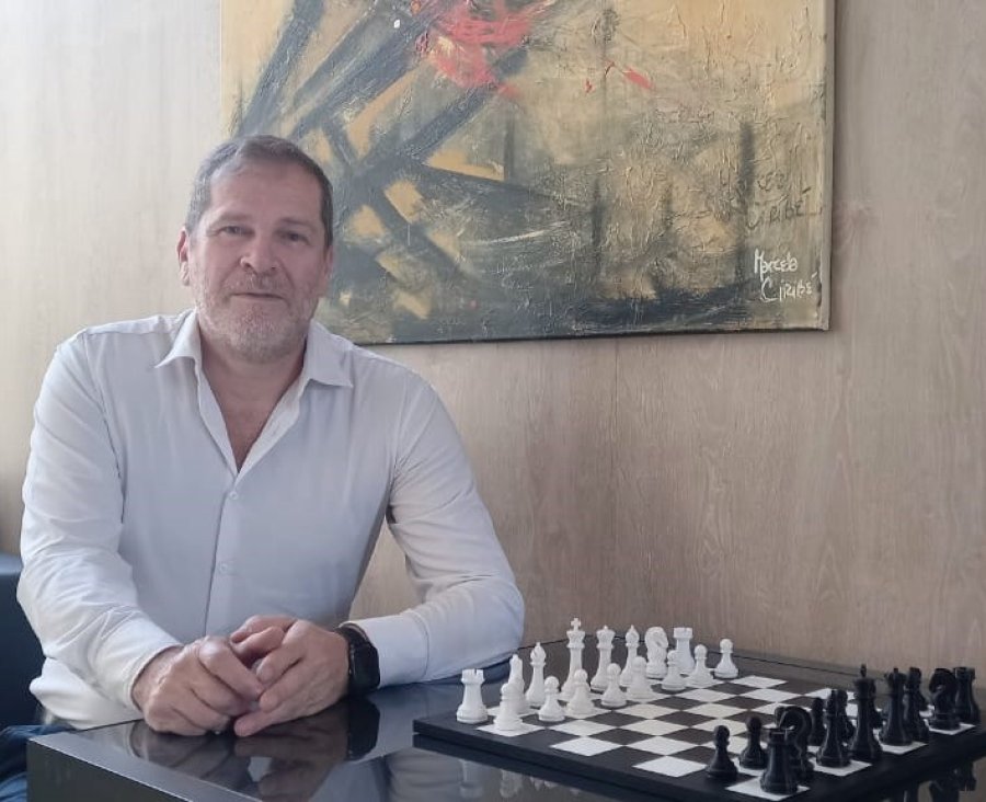 Adamovsky recomendó a las empresas rafaelinas hacer "su propio camino" con la inteligencia artificial.