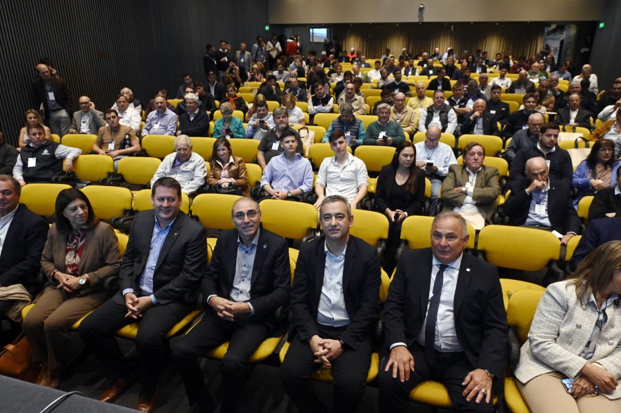 Autoridades locales y provinciales asistieron a la tercera edici&oacute;n del Congreso. (FOTO BCR)