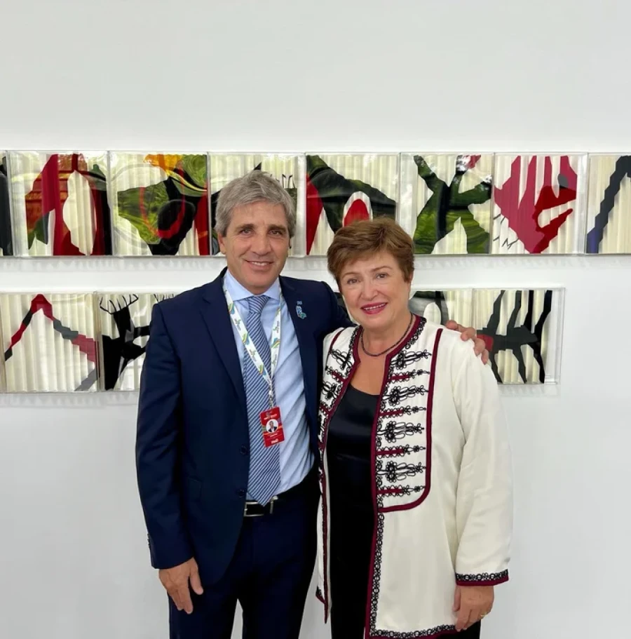 Los millones que espera ahorrar el Gobierno de Milei gracias al recorte en sobrecargos que anunci&oacute; el FMI.