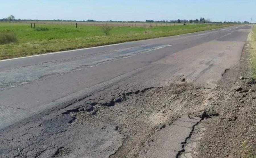 UN PELIGRO. Algunas rutas santafesinas importantes est&aacute;n en muy mal estado.