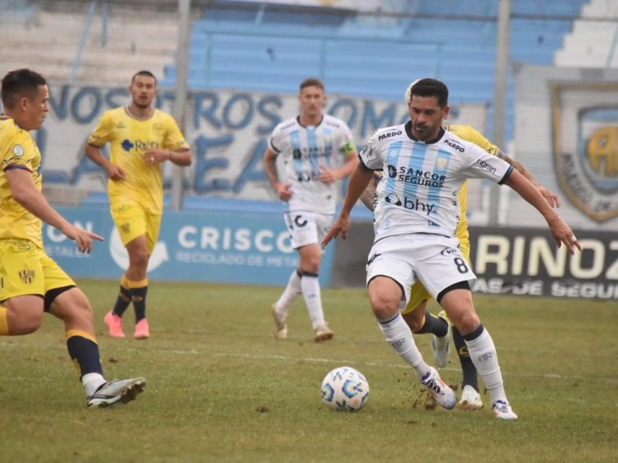 LA CREMA VISITA A LA FRAGATA CON LA NECESIDAD DE GANAR PARA NO QUEDAR EN DESCENSO DIRECTO