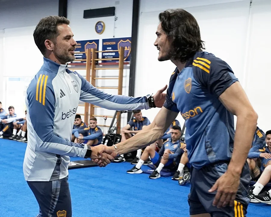 Fernando Gago y Edinson Cavani en la practica de Boca.