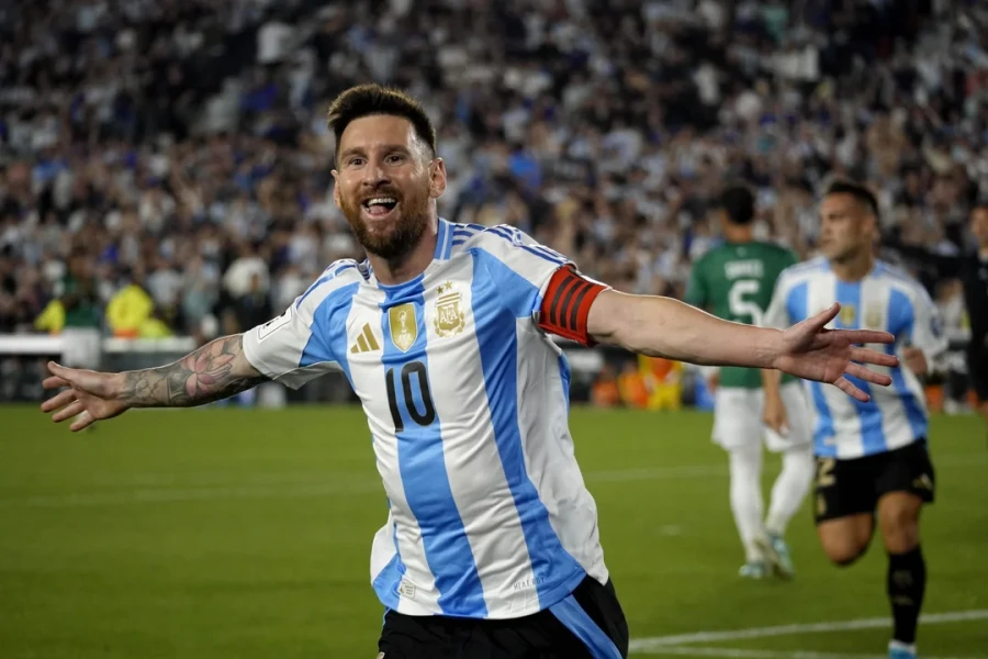 EL REY. Messi tuvo una noche inolvidable.