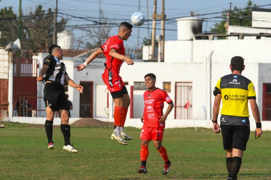 NOCHE DE LIGA. Ferro será local.