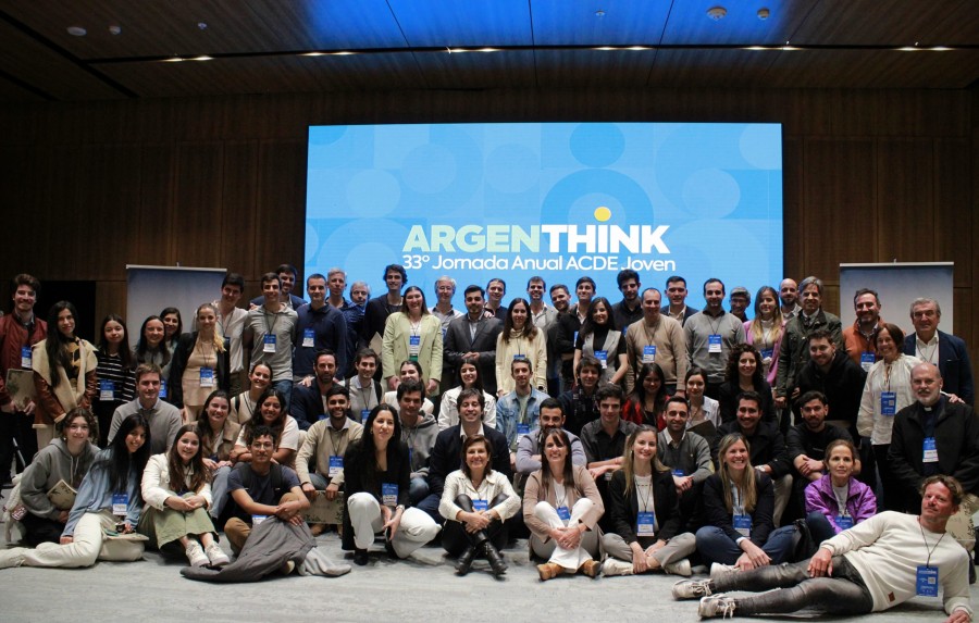 El grupo que particip&oacute; del c&oacute;nclave.