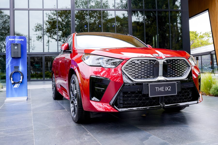 Un verdadero Sports Activity Coupé con líneas dinámicas y sólida presencia.