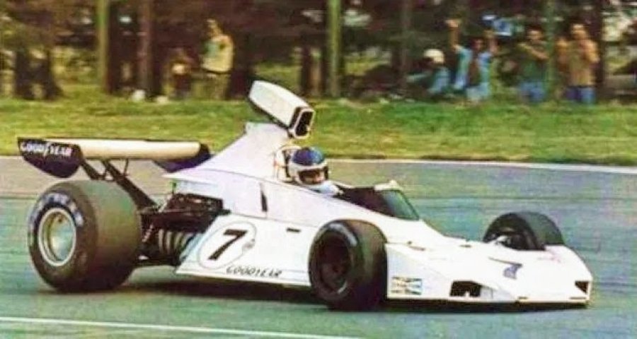 CARLOS REUTEMANN. El santafesino abandonó cuando venía ganando en 1974 con el Brabham.