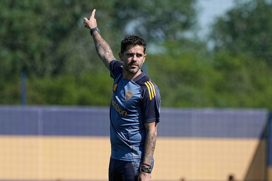 Fernando Gago intentará levantar el fútbol de Boca.