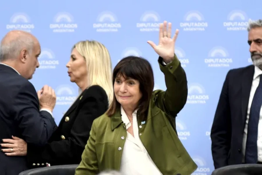 Bullrich se meti&oacute; en la interna del peronismo.