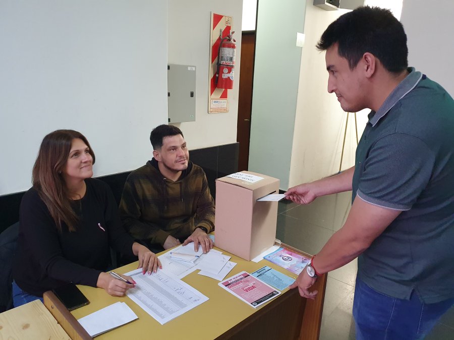 En el hall de los tribunales rafaelinos se instal&oacute; una urna para la elecci&oacute;n de Comisiones Internas del Sindicato de Judiciales.